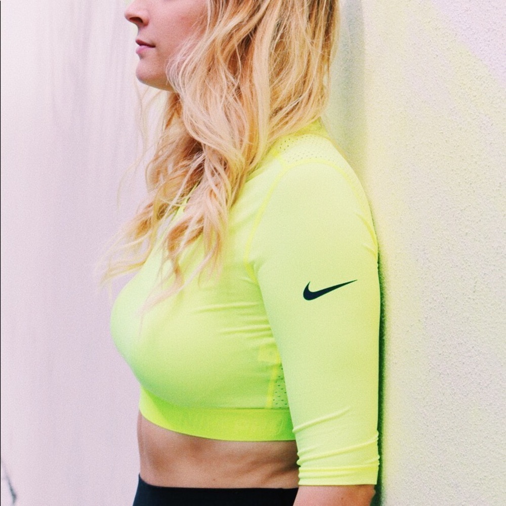 Nike Dry Fit Crop Top